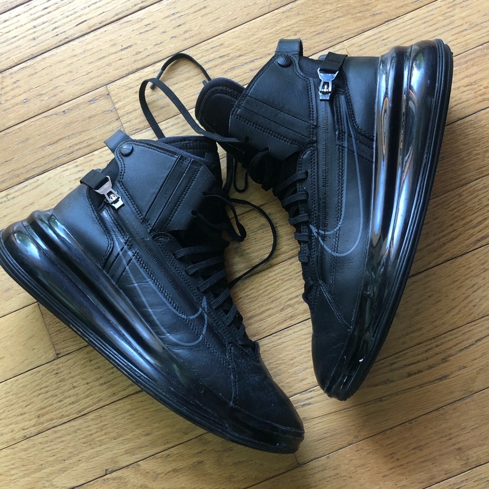 Men’s Nike Air Max high top 720 size 9.5
